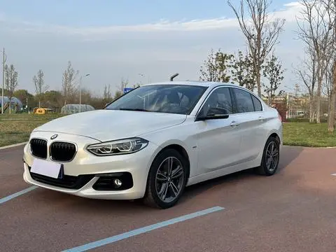 BMW 1 Series 2018 — фото 1
