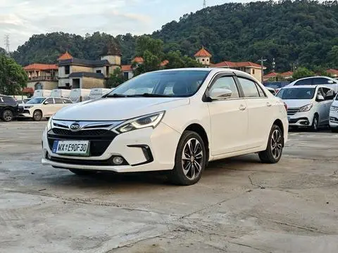 BYD 秦DM 2015