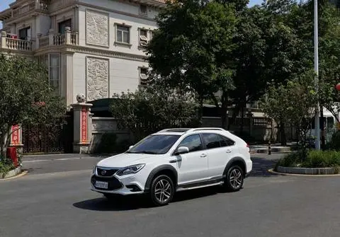 BYD Tang DM 2015