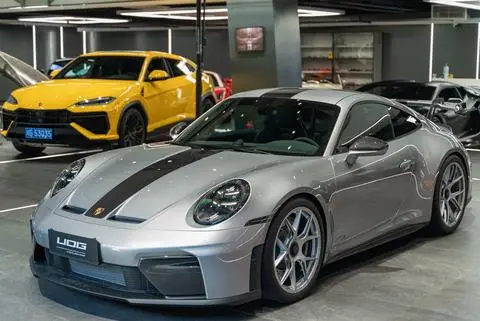 Porsche 911 2025
