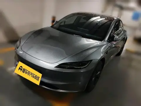 Tesla Model 3 2025