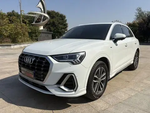 Audi Q3 2022 — фото 1