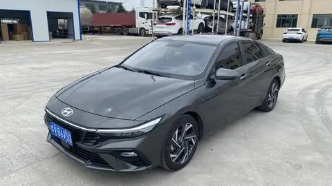 Hyundai Elantra 2023 — фото 1