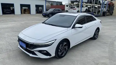 Hyundai Elantra 2023