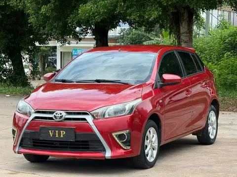Toyota YARIS L 2015