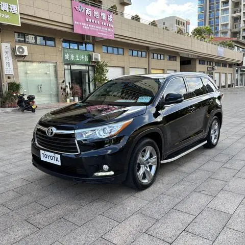 Toyota Highlander 2017 — фото 1