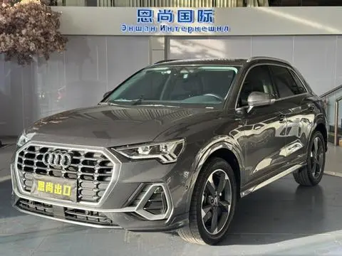 Audi Q3 2022 — фото 1