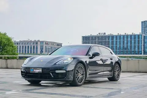 Porsche Panamera 2023