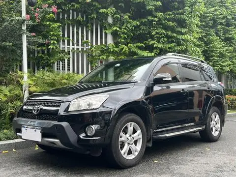 Toyota RAV4 2011 — фото 1