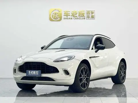 Aston Martin DBX 2022