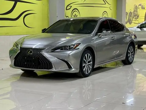 Lexus ES 2021