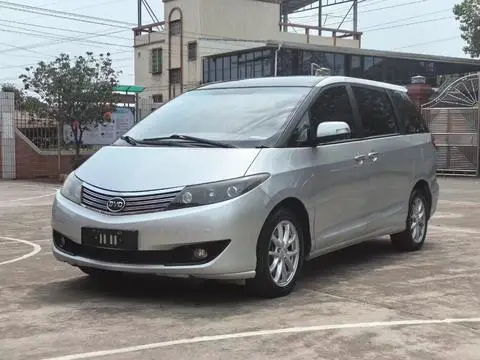 BYD M6 2010