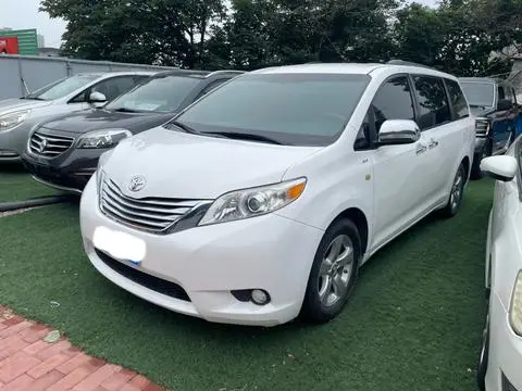 Toyota SIENNA 2015 — фото 1