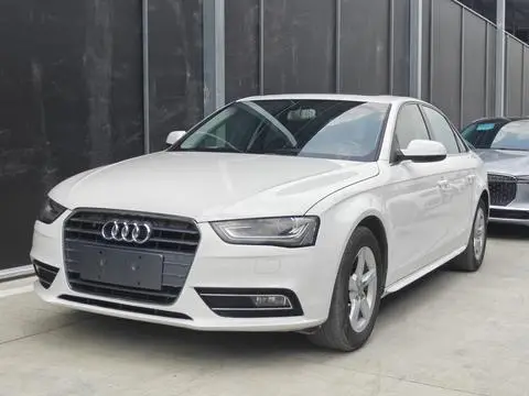 Audi A4L 2015
