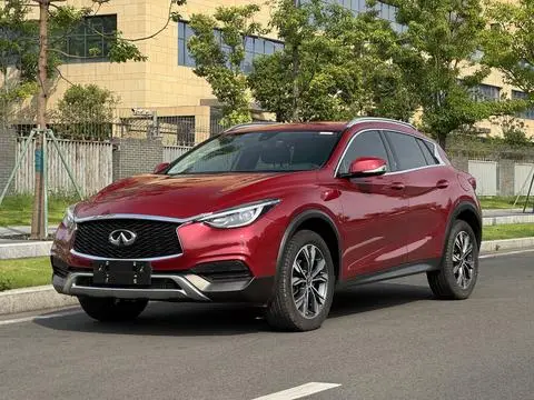 Infiniti QX30 2018 — фото 1