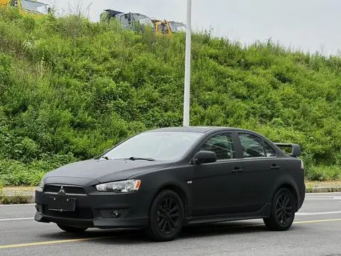 Mitsubishi 翼神 2012