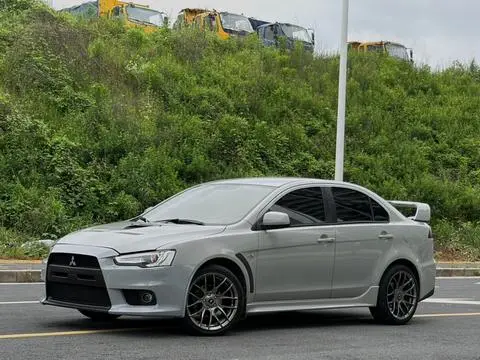 Mitsubishi 翼神 2011