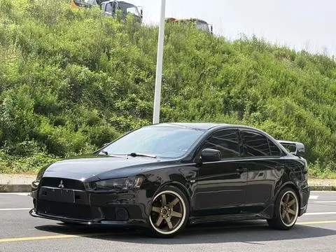Mitsubishi 翼神 2014