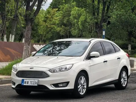 Ford Focus 2015 — фото 1