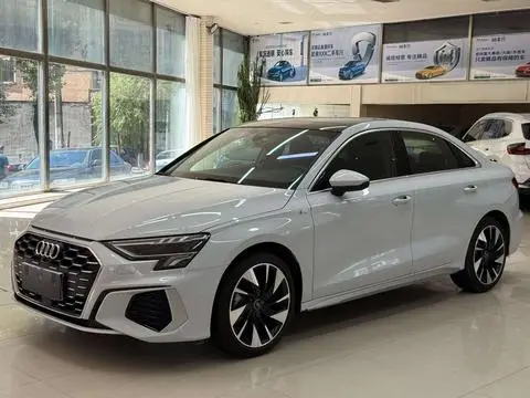 Audi A3 2023 — фото 1