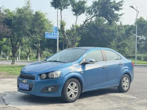 Chevrolet 爱唯欧 2011 — фото 1