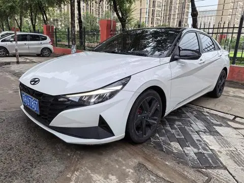 Hyundai Elantra 2022