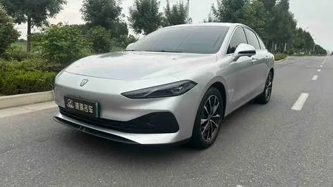 Roewe D7 DMH 2025