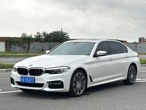 BMW 5 Series 2018 — фото 1