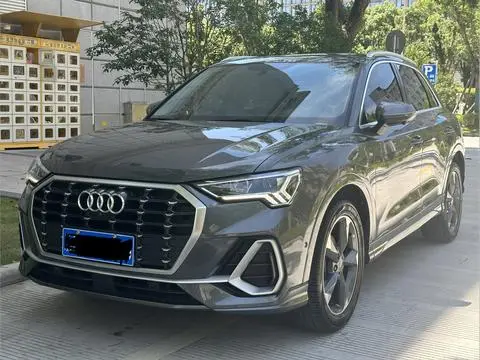 Audi Q3 2021 — фото 1
