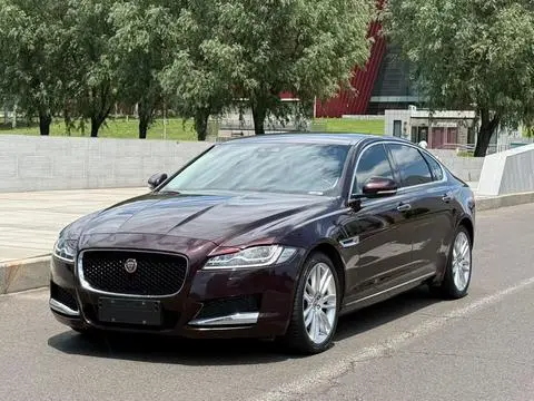 Jaguar XFL 2019
