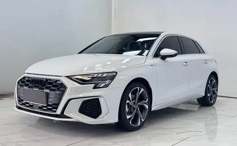 Audi A3 2021 — фото 1