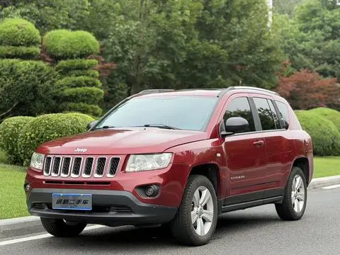 Jeep 指南者 2013 — фото 1