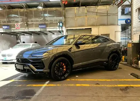 Lamborghini Urus 2023