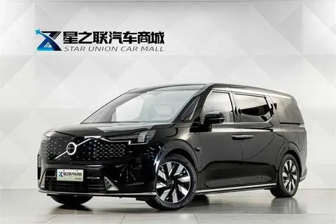 Volvo EM90 2025