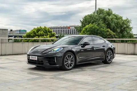 Porsche Panamera 2024