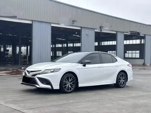 Toyota Camry 2021 — фото 1
