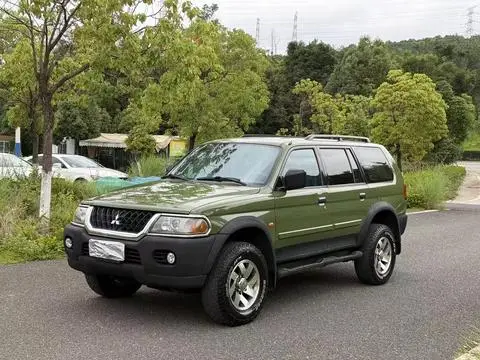 Mitsubishi 帕杰罗速跑 2004