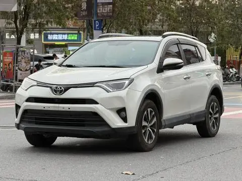 Toyota RAV4 2016 — фото 1