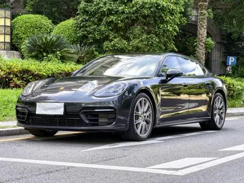 Porsche Panamera 2022