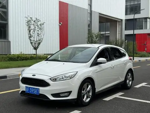 Ford Focus 2017 — фото 1
