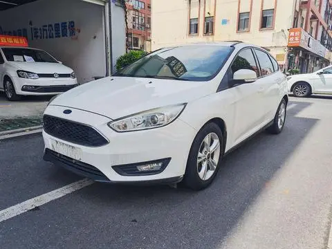 Ford Focus 2015 — фото 1