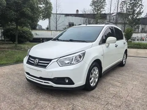 Venucia R50 2015