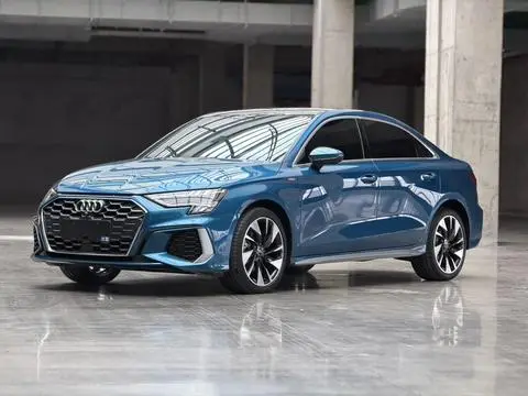 Audi A3 2022 — фото 1