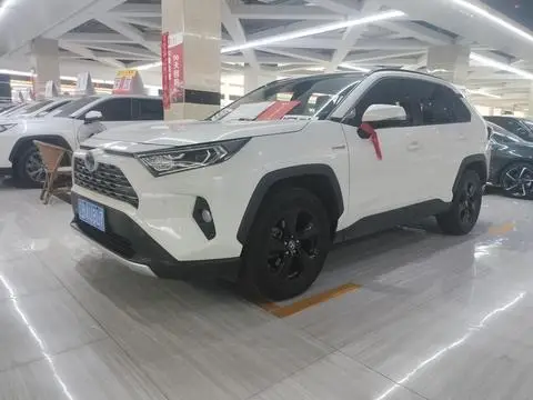 Toyota RAV4 2021 — фото 1
