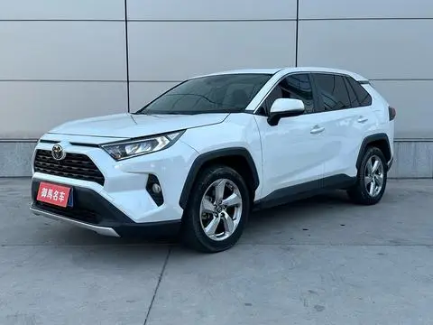 Toyota RAV4 2021 — фото 1