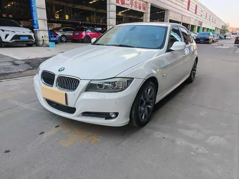 BMW 3 Series 2011 — фото 1