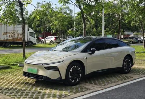 XPeng 小鹏P7+ 2024