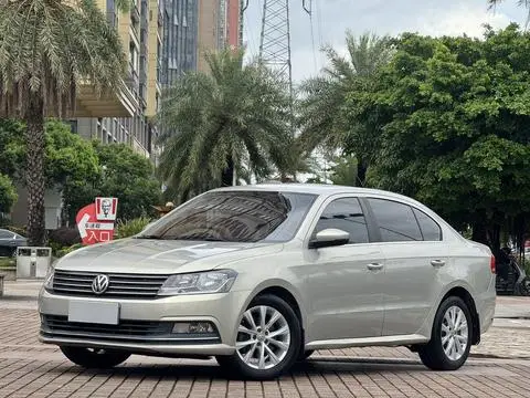 Volkswagen Lavida 2015