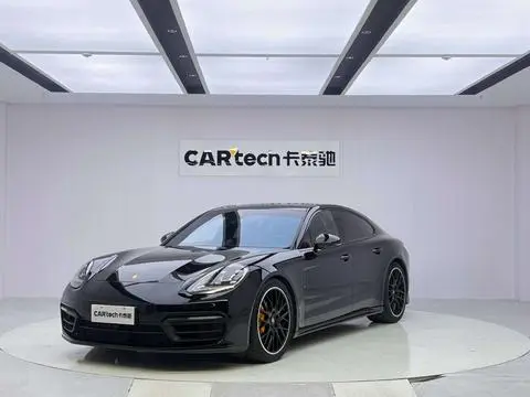 Porsche Panamera 2023