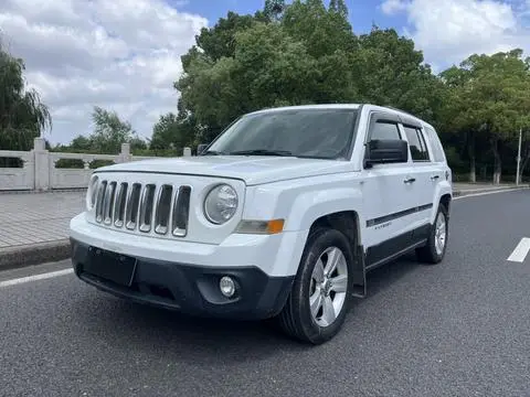 Jeep 自由客 2014
